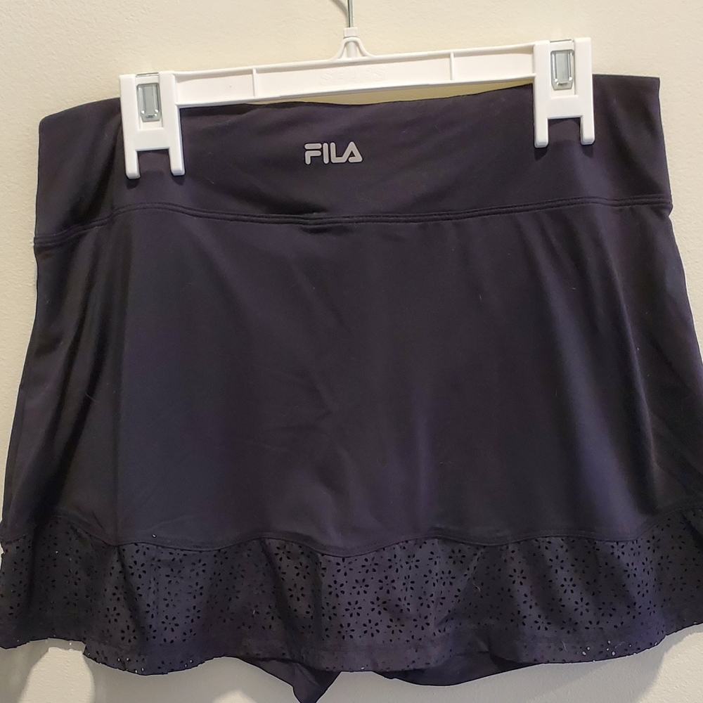 ☆ 3/35$ | FILA | Black Skort in Size Medium